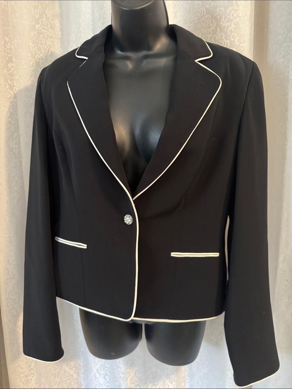 DONNA GRAYWomen's Black Blazer with White Piping - Tailored Suit Jacket SZ: 8